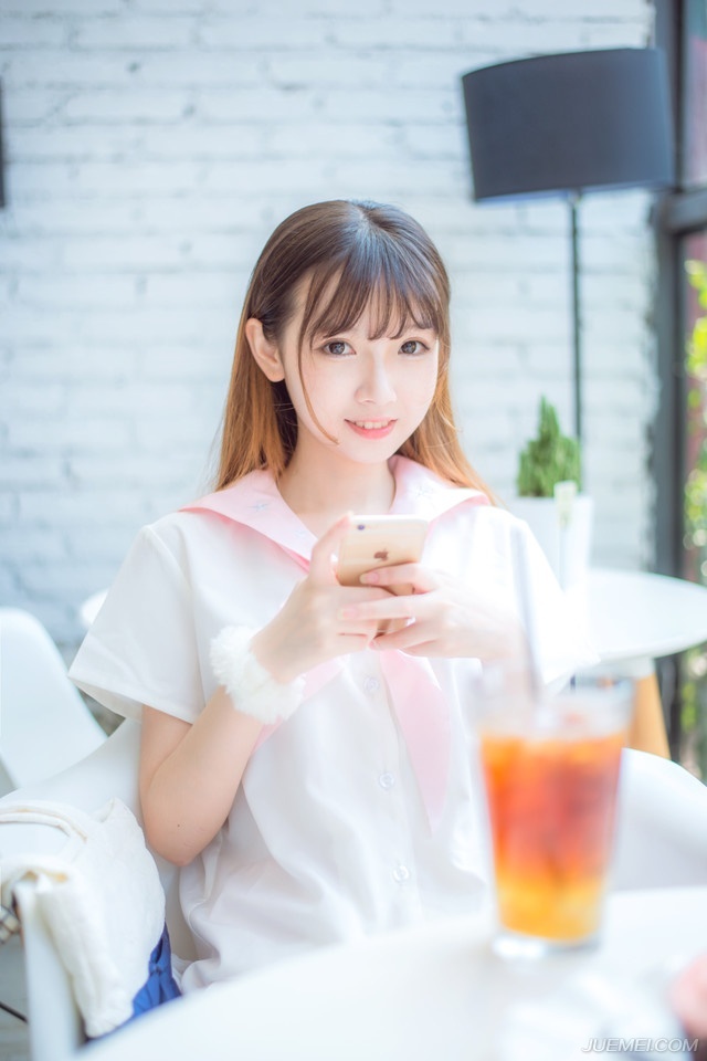 “都给我安静！”猛然，吕蒙突然大喝一声，气贯丹田，声音如同炸雷一般，仿佛将吕蒙全身的力气都给爆发出来一般，看着众人怒吼道。